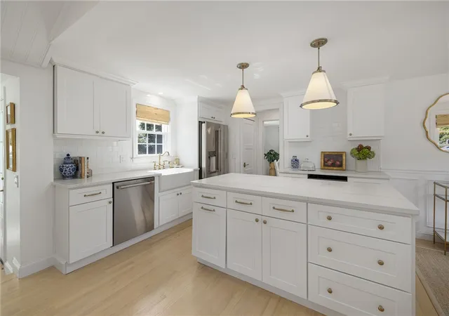 Photo 4 of Sale Pending at 35 Hl Top Dr, Cranston, RI 02920 | MLS# 1423823 | Listing updated on 2026-09-27