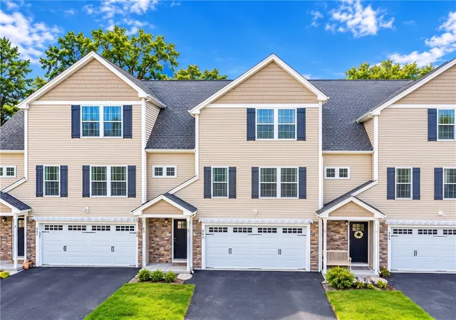 Photo 25 of Condo for sale at 902 Hunting Hl Dr, Cumberland, RI 02864 | MLS# 1423005 | Listing updated on 2026-10-11