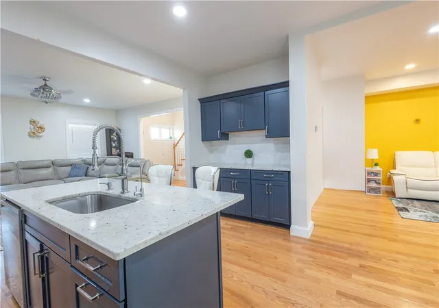Photo 3 of Condo for sale at 902 Hunting Hl Dr, Cumberland, RI 02864 | MLS# 1423005 | Listing updated on 2026-10-11