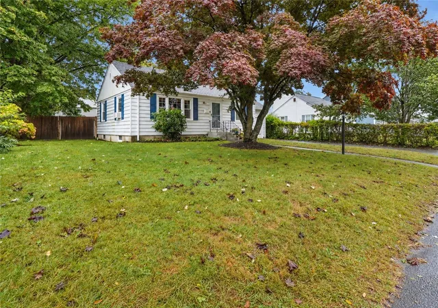 Photo 3 of Single family home for sale at 33 Betsy Williams Dr, Warwick, RI 02889 | MLS# 1423878 | Listing updated on 2026-10-11