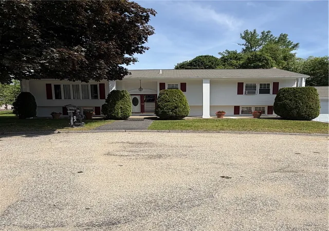 Photo 3 of Single family home for sale at 6 Balsam Ct, Johnston, RI 02919 | MLS# 1423906 | Listing updated on 2026-10-02