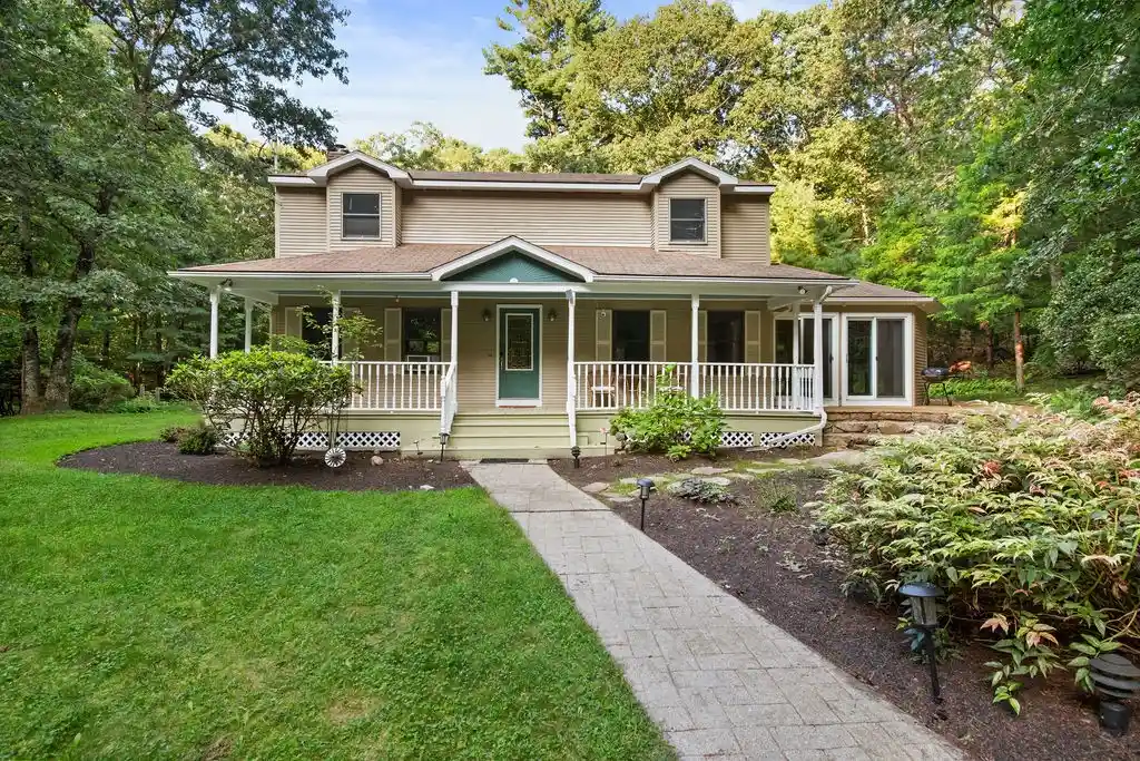 Photo 1 of Single family home for sale at 2075 Division Rd, East Greenwich, RI 02818 | MLS# 1423837 | Listing updated on 2026-10-22