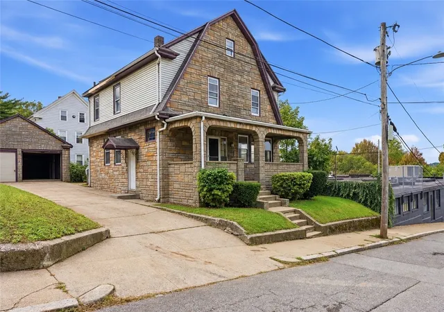 Photo 3 of Single family home for sale at 11 Grand View St, Providence, RI 02906 | MLS# 1423920 | Listing updated on 2026-10-11