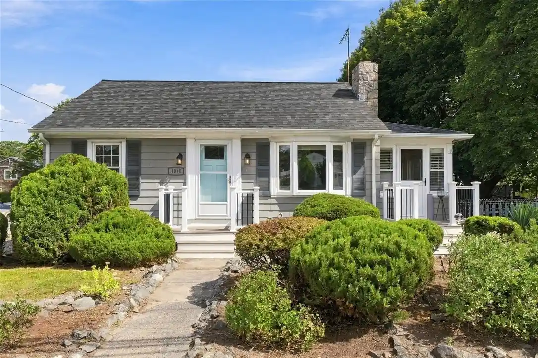 Photo 1 of Single family home for sale at 1040 Greenwich Ave, Warwick, RI 02886 | MLS# 1423902 | Listing updated on 2026-10-26