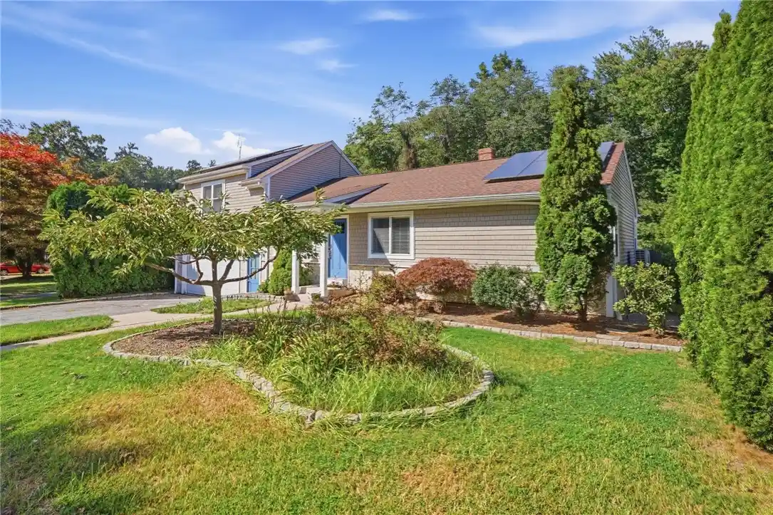 Photo 1 of Single family home for sale at 20 Moswansicut Dr, Johnston, RI 02919 | MLS# 1423637 | Listing updated on 2026-10-25
