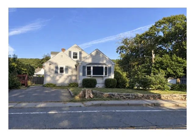 Photo 1 of Single family home for sale at 2 Whitman St, Smithfield, RI 02917 | MLS# 1423757 | Listing updated on 2026-10-04