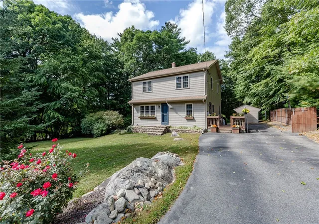 Photo 3 of Single family home for sale at 20 Whipple Rd, Smithfield, RI 02917 | MLS# 1424071 | Listing updated on 2026-10-05