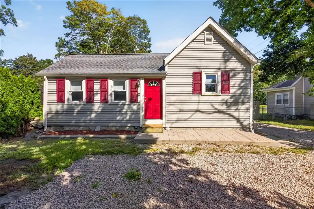 Photo 1 of Single family home for sale at 660 Tower Hl Rd, North Kingstown, RI 02852 | MLS# 1424266 | Listing updated on 2026-10-26
