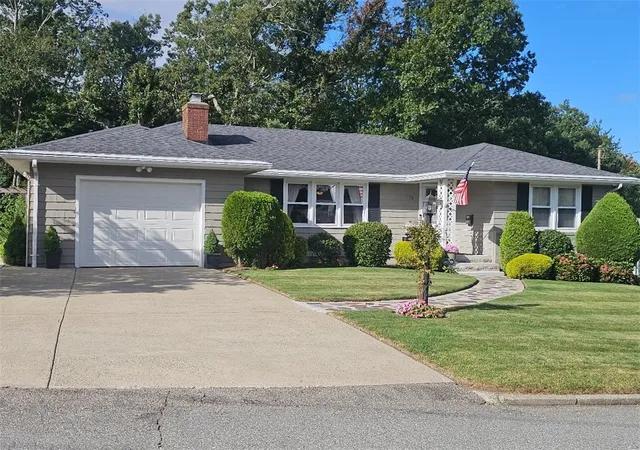 Photo 2 of Single family home for sale at 94 Coolspring Dr, Cranston, RI 02920 | MLS# 1424116 | Listing updated on 2026-10-06