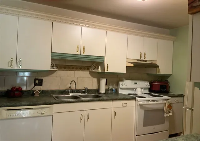 Photo 3 of Condo for sale at 20 Village Ct #20, West Warwick, RI 02893 | MLS# 1423748 | Listing updated on 2026-10-10