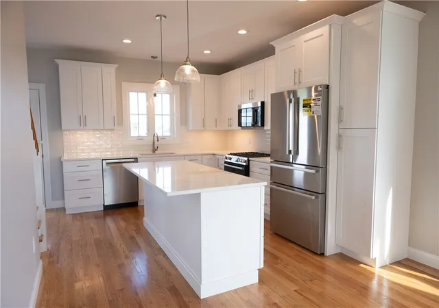 Photo 3 of Single family home for sale at 25 Bunker Hl Xing, Portsmouth, RI 02871 | MLS# 1424507 | Listing updated on 2026-10-09