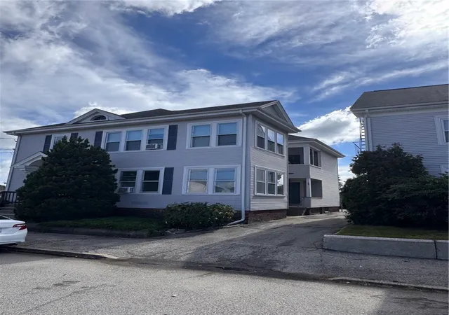 Photo 3 of Multi family home for sale at 189 Vine St, Pawtucket, RI 02861 | MLS# 1424514 | Listing updated on 2026-10-11