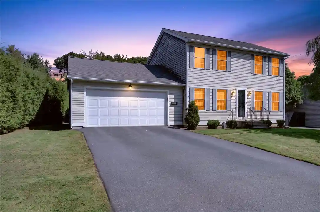 Photo 1 of Single family home for sale at 112 Greenwich Ave, Warwick, RI 02886 | MLS# 1424614 | Listing updated on 2026-10-26