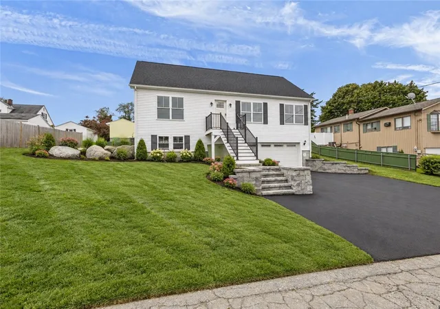 Photo 3 of Single family home for sale at 121 Robert Gray Ave, Tiverton, RI 02878 | MLS# 1424667 | Listing updated on 2026-10-11