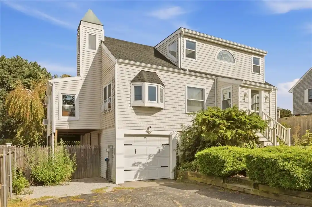 Photo 1 of Single family home for sale at 91 Easton Ave, Portsmouth, RI 02871 | MLS# 1424637 | Listing updated on 2026-10-25