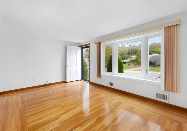 Photo 3 of Sale Pending at 291 Old County Rd, Smithfield, RI 02917 | MLS# 1424048 | Listing updated on 2026-10-10