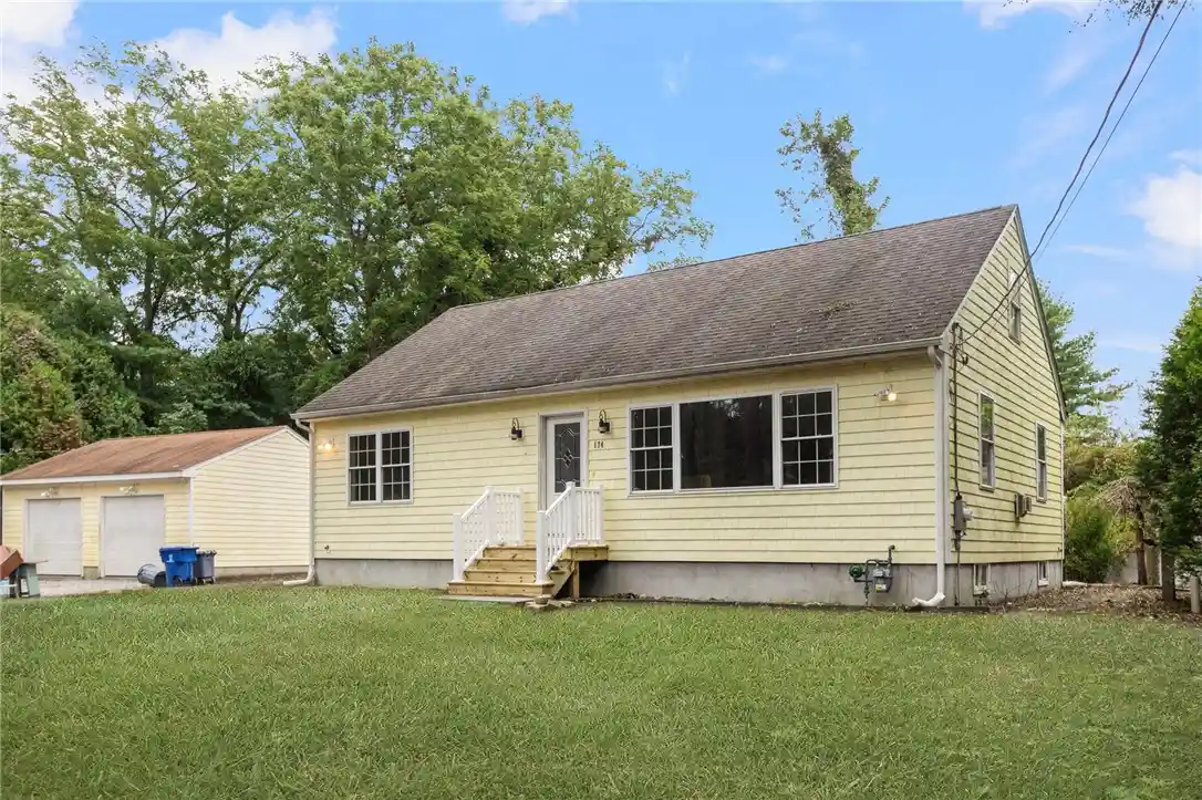 Photo 1 of Single family home for sale at 174 Ayrault Rd, East Greenwich, RI 02818 | MLS# 1422958 | Listing updated on 2026-10-27