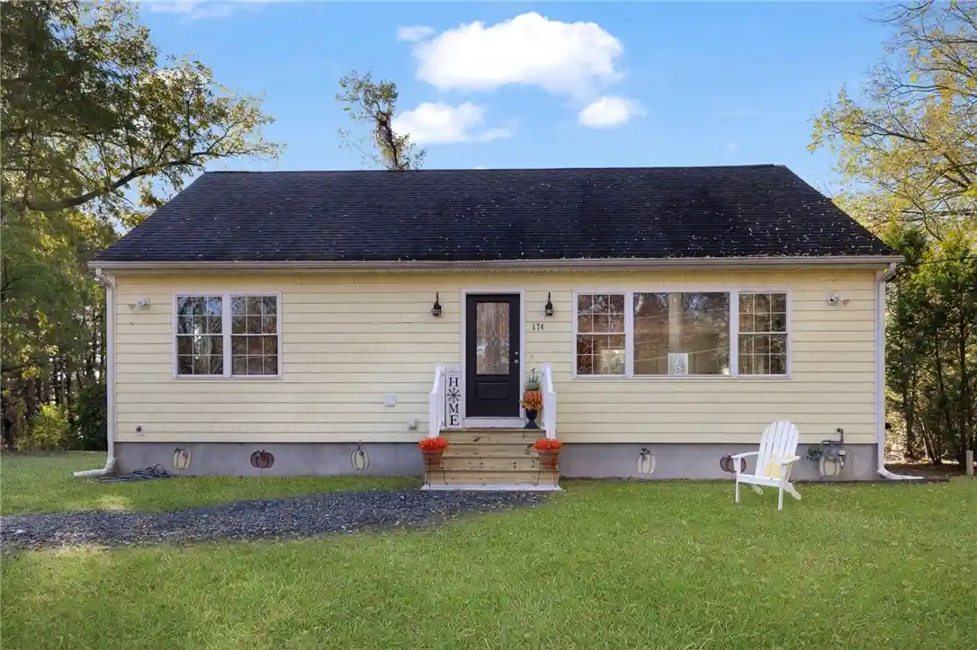 Photo 1 of Single family home for sale at 174 Ayrault Rd, East Greenwich, RI 02818 | MLS# 1422958 | Listing updated on 2026-10-30