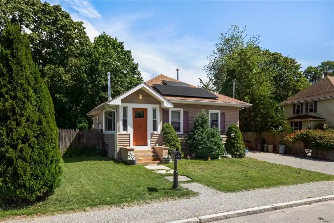 Photo 1 of Single family home for sale at 321 Church Ave, Warwick, RI 02889 | MLS# 1424996 | Listing updated on 2026-10-25