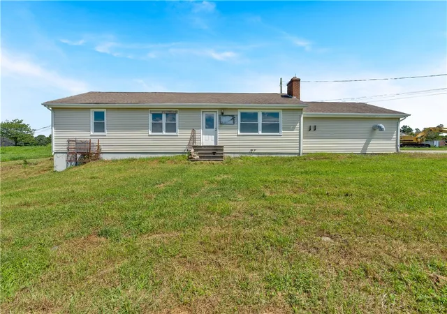 Photo 2 of Sale Pending at 118 Wintechog Hl Rd, North Stonington, CT 06359 | MLS# 1425087 | Listing updated on 2026-10-11