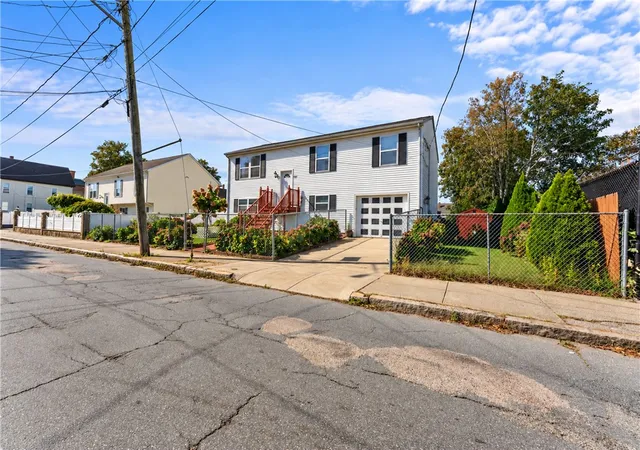 Photo 2 of Single family home for sale at 123 Acushnet Ave, New Bedford, MA 02740 | MLS# 1425324 | Listing updated on 2026-10-06