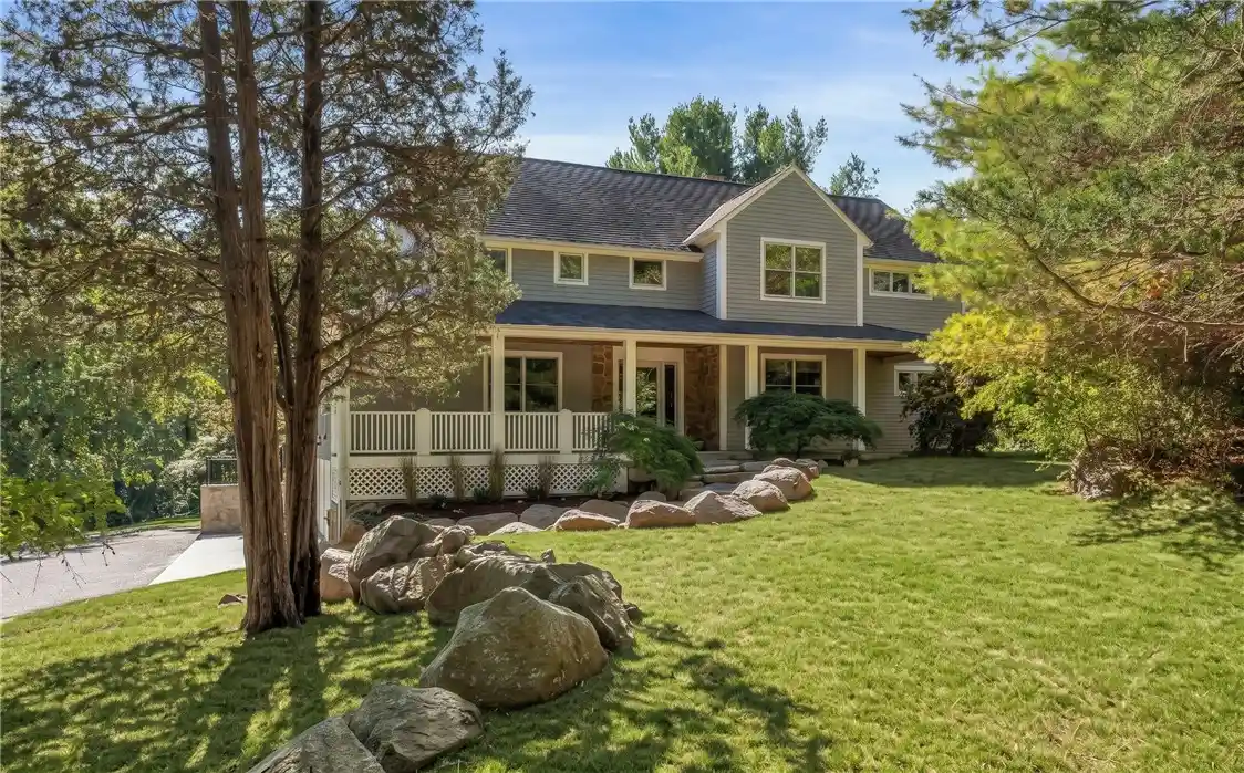 Photo 1 of Sale Pending at 900 South Rd, East Greenwich, RI 02818 | MLS# 1425581 | Listing updated on 2026-10-30