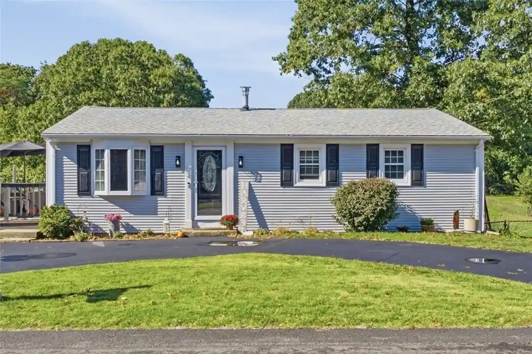 Photo 1 of Single family home for sale at 291 Nausauket Rd, Warwick, RI 02886 | MLS# 1425718 | Listing updated on 2026-10-29