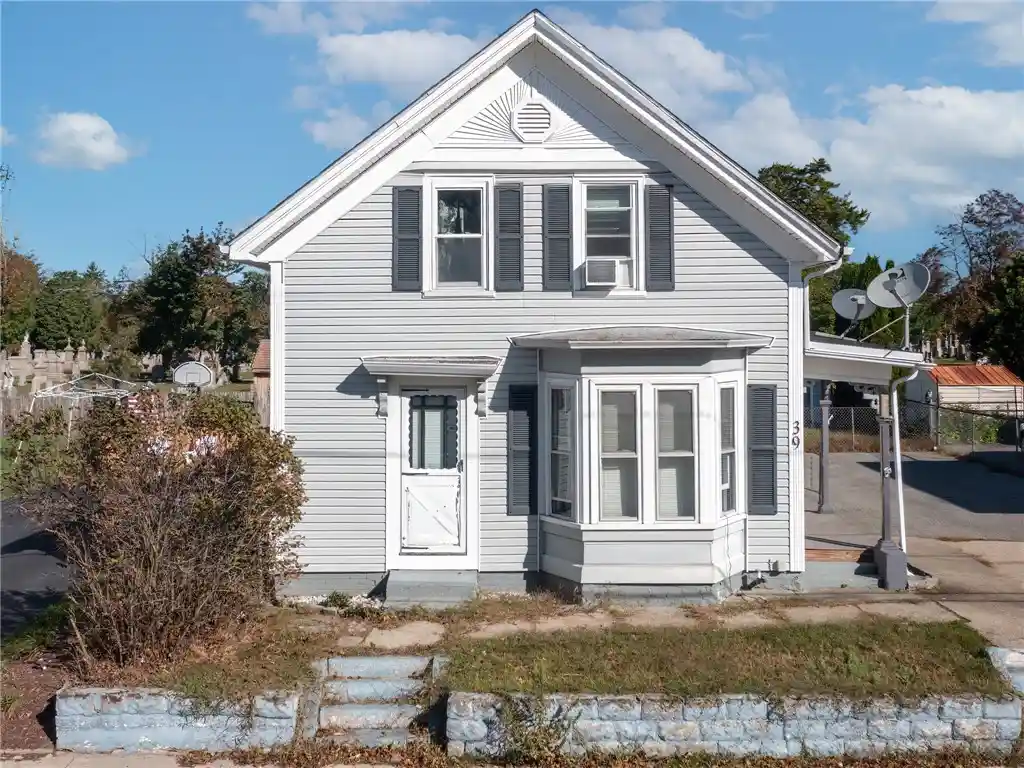 Photo 1 of Single family home for sale at 39 Bagley St, Central Falls, RI 02863 | MLS# 1425805 | Listing updated on 2026-10-24