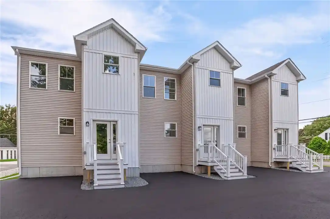 Condo for sale at 6 Rounds Ave, Riverside, RI 02915 | MLS# 1426136