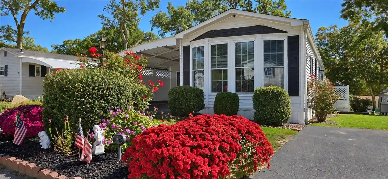 Photo 1 of Single family home for sale at 6 Five Elms Cir, Coventry, RI 02816 | MLS# 1426150 | Listing updated on 2026-10-26