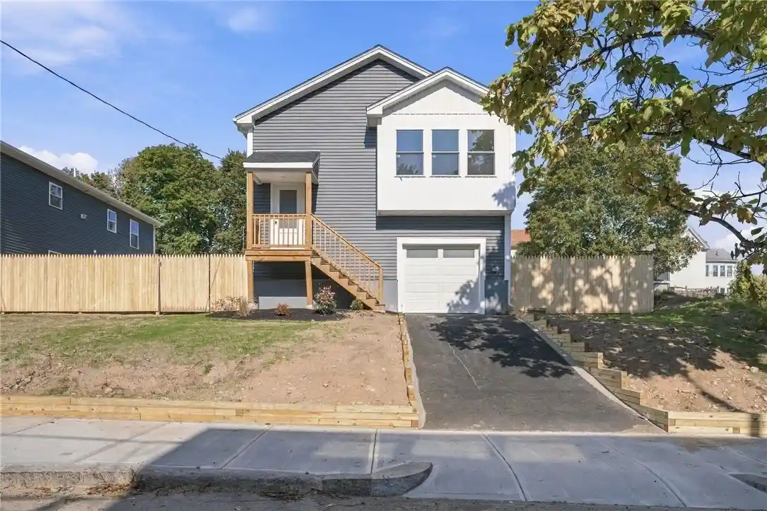 Photo 1 of Single family home for sale at 209 Lincoln St, Woonsocket, RI 02895 | MLS# 1425976 | Listing updated on 2026-10-29