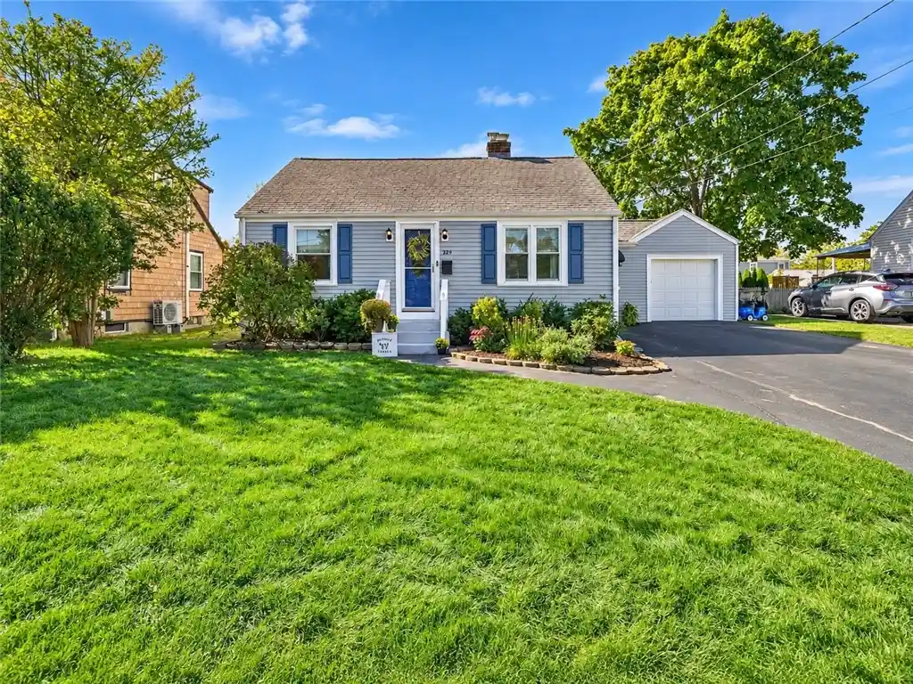 Photo 1 of Single family home for sale at 329 Maple St, Warwick, RI 02888 | MLS# 1425448 | Listing updated on 2026-10-28