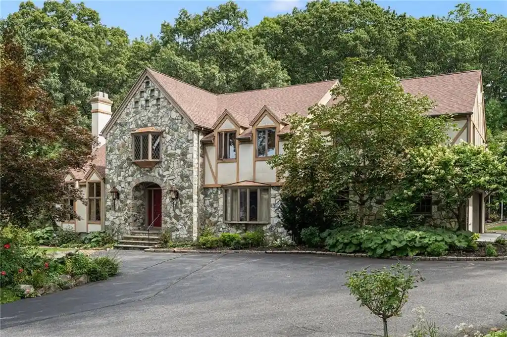 Photo 1 of Sale Pending at 2 Lancers Ln, Lincoln, RI 02865 | MLS# 1426137 | Listing updated on 2026-10-27