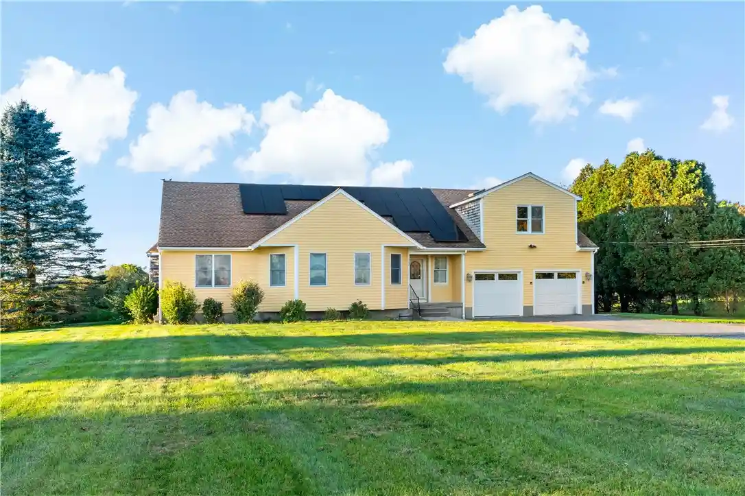 Photo 1 of Single family home for sale at 487 Union St, Portsmouth, RI 02871 | MLS# 1425611 | Listing updated on 2026-10-24