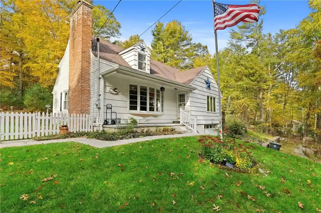 Photo 1 of Single family home for sale at 569 Hl Farm Rd, Coventry, RI 02816 | MLS# 1426559 | Listing updated on 2026-10-28