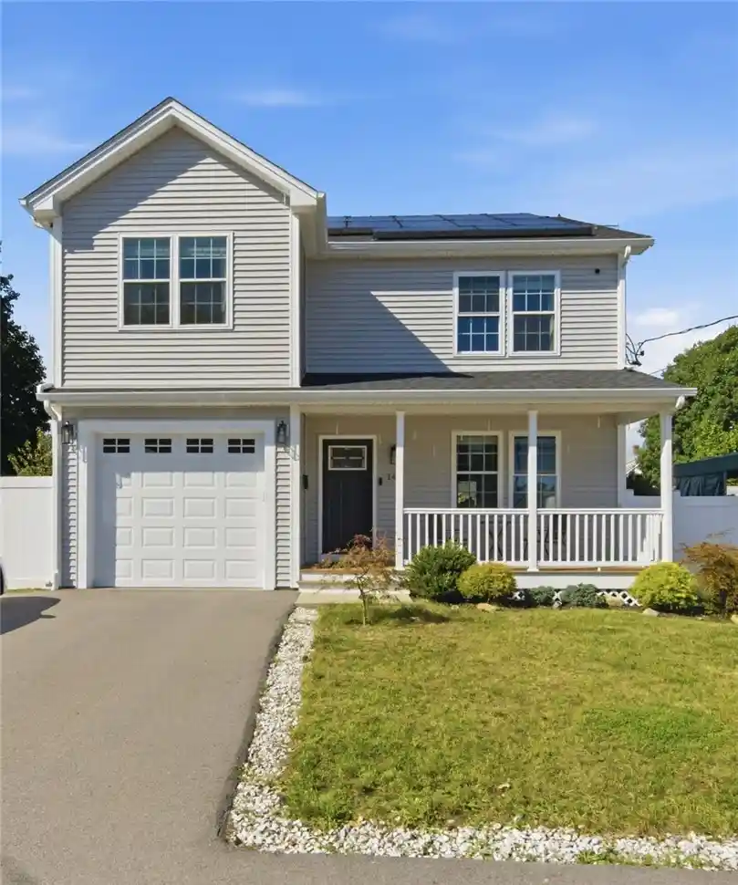 Single family home for sale at 148 Hunts Ave, Pawtucket, RI 02861 | MLS# 1426636