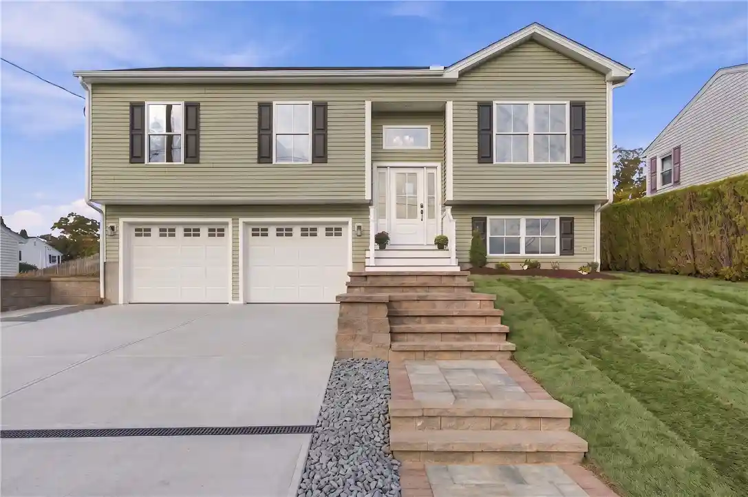 Single family home for sale at 36 Vineyard Ave, Cumberland, RI 02864 | MLS# 1426607