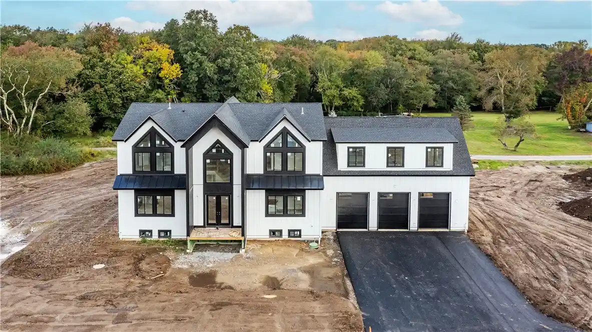 Single family home for sale at 1495 Pippin Orchard Rd, Cranston, RI 02921 | MLS# 1426746