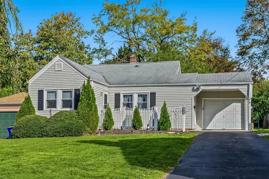 Photo 1 of Single family home for sale at 114 Crown Ave, Riverside, RI 02915 | MLS# 1426759 | Listing updated on 2026-10-30
