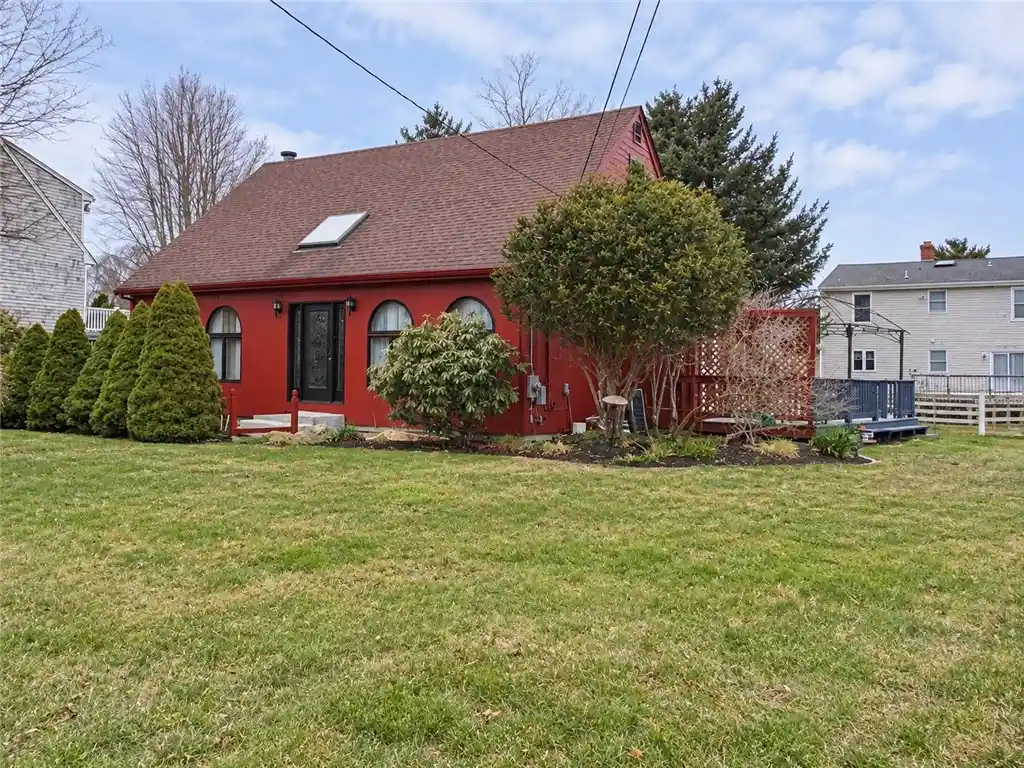 Single family home for sale at 8 Belvedere Dr, Bristol, RI 02809 | MLS# 1426568