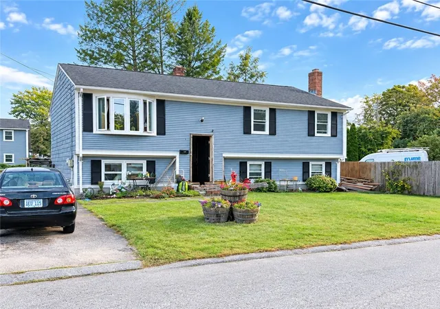 Single family home for sale at 119 Hamilton St, West Warwick, RI 02893 | MLS# 1426868