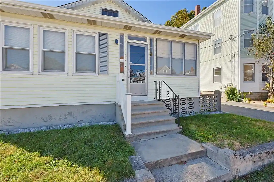 Single family home for sale at 86 Stedman Ave, Pawtucket, RI 02860 | MLS# 1426901