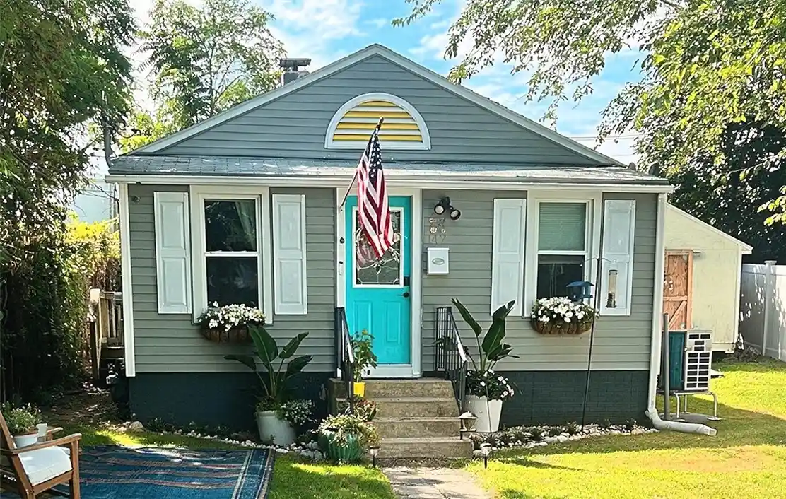 Photo 1 of Single family home for sale at 147 Aborn Ave, Warwick, RI 02888 | MLS# 1426904 | Listing updated on 2026-10-24