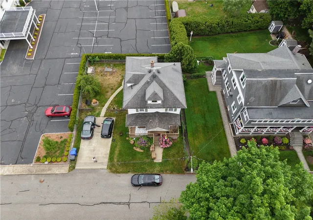 Photo 1 of Single family home for sale at 10 Gendron St, West Warwick, RI 02893 | MLS# 1427013 | Listing updated on 2026-10-30