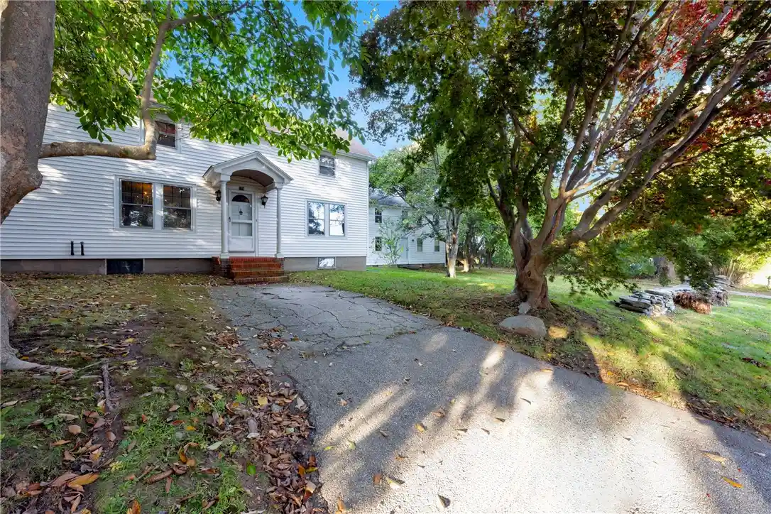 Photo 1 of Single family home for sale at 178 Glen Rd, Portsmouth, RI 02871 | MLS# 1426149 | Listing updated on 2026-10-27