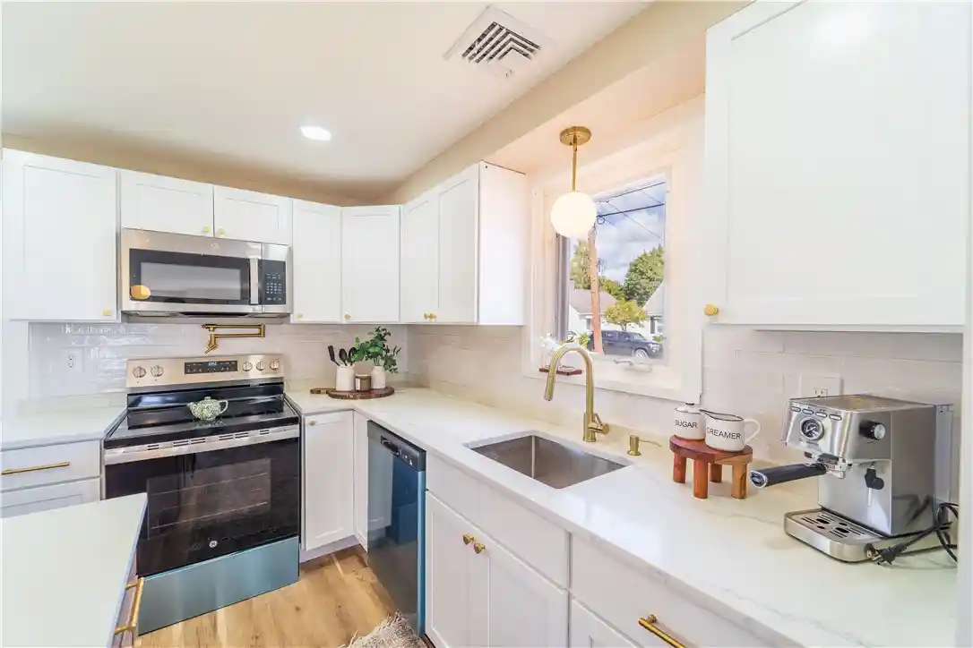Single family home for sale at 315 Rhode Is Ave, Pawtucket, RI 02860 | MLS# 1427091