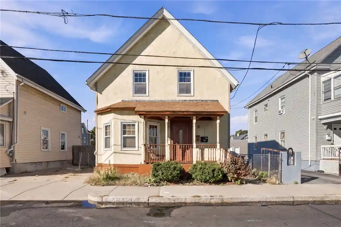 Single family home for sale at 39 Hillwood St, Cranston, RI 02920 | MLS# 1426839