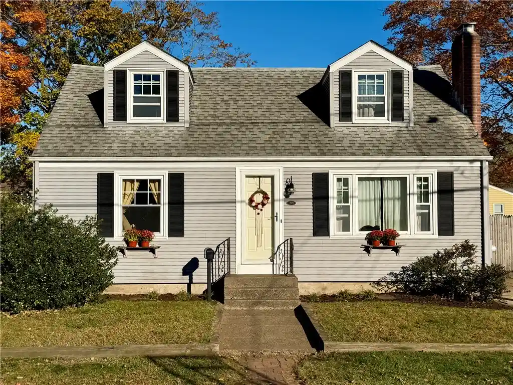 Single family home for sale at 209 Woodbury St, Pawtucket, RI 02861 | MLS# 1427158
