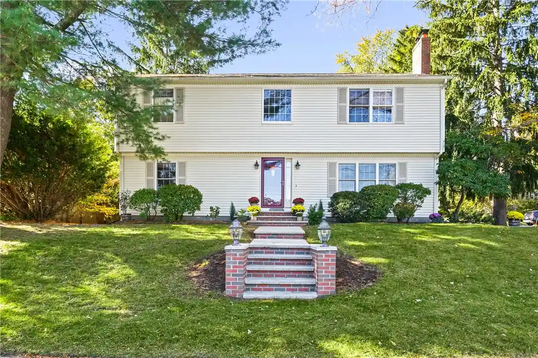 Photo 1 of Single family home for sale at 1 Ter Way, Lincoln, RI 02865 | MLS# 1427057 | Listing updated on 2026-10-28