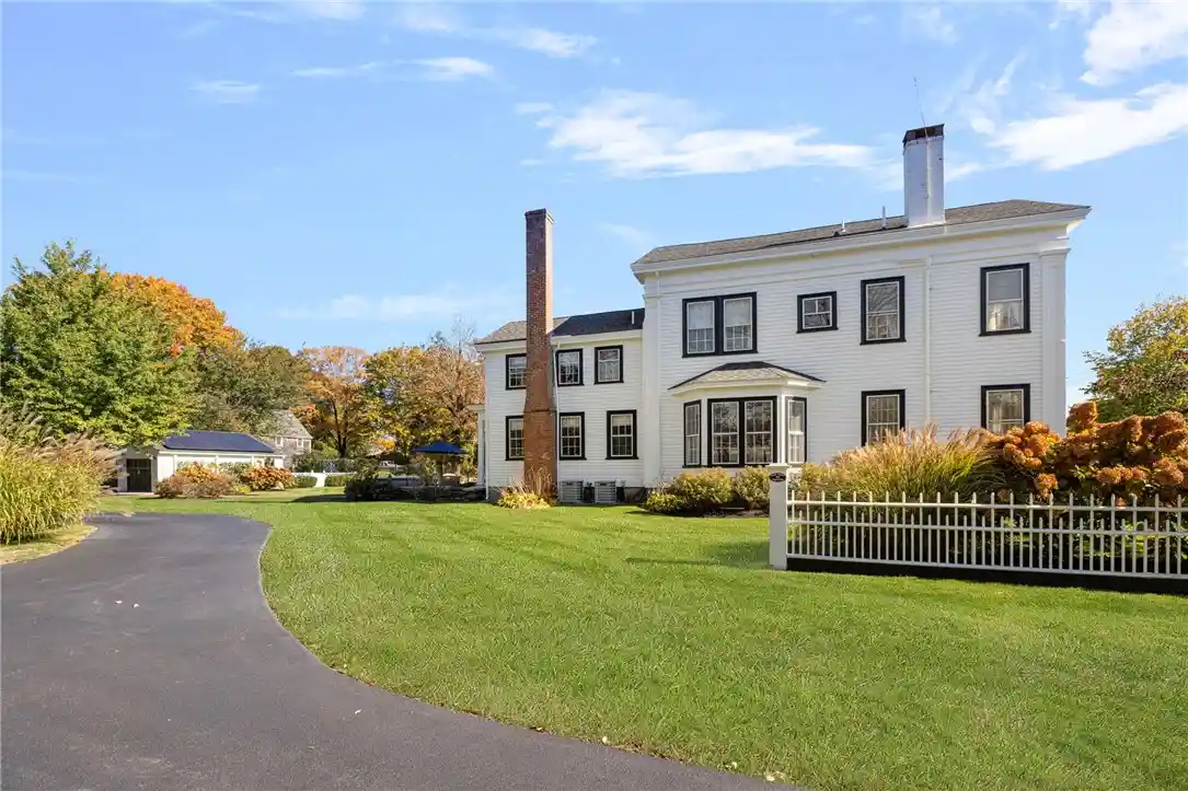 Photo 1 of Single family home for sale at 115 W Main St, North Kingstown, RI 02852 | MLS# 1425798 | Listing updated on 2026-10-28